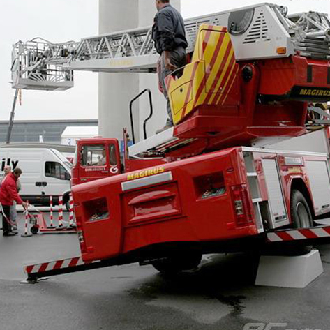 英国UK消防救援队选择Entel 对讲机